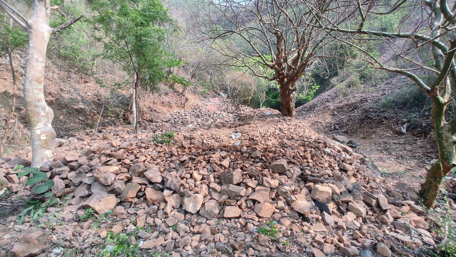 A photograph of the work at Amaralingeshwara Kona, 19 April 2023.